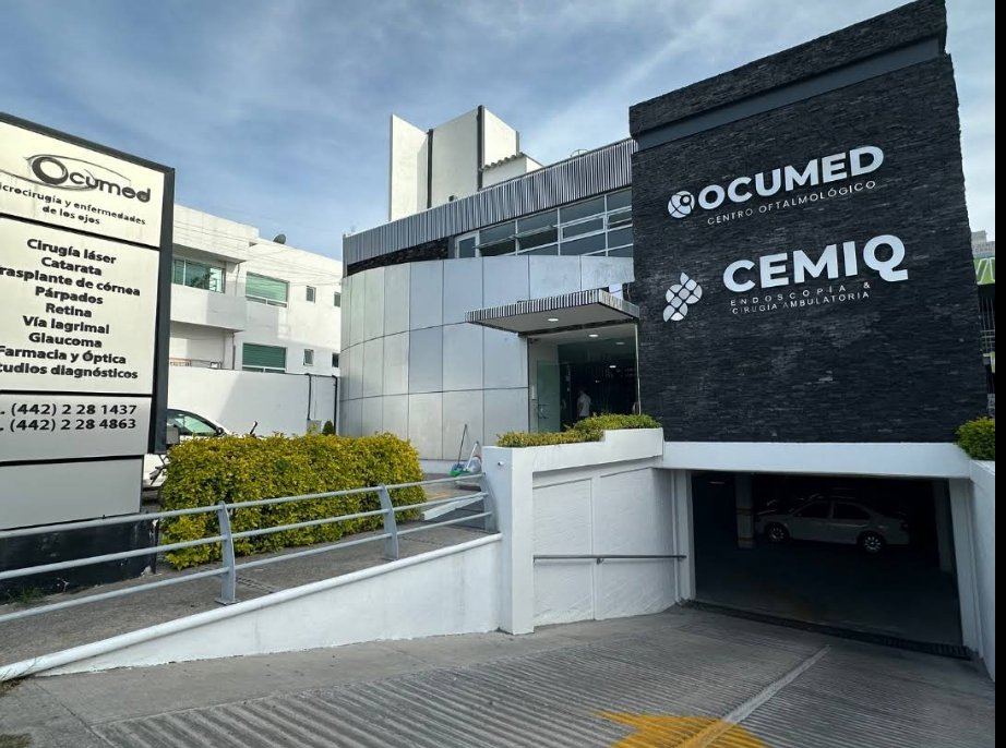 Fachada del Centro Oftalmológico OCUMED en Corregidora, Querétaro